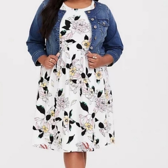 Torrid White Floral Textured Knit Bare Shoulders High Neck Skater Dress - Picture 2 of 11